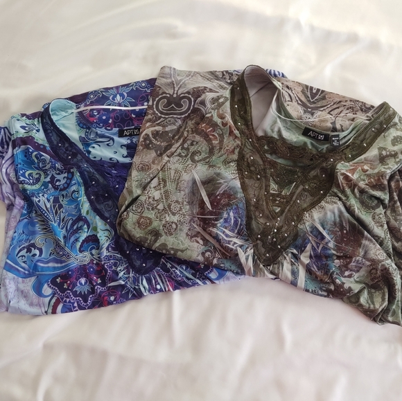 Two woman's sleeveless Sublimation tops - Picture 3 of 5